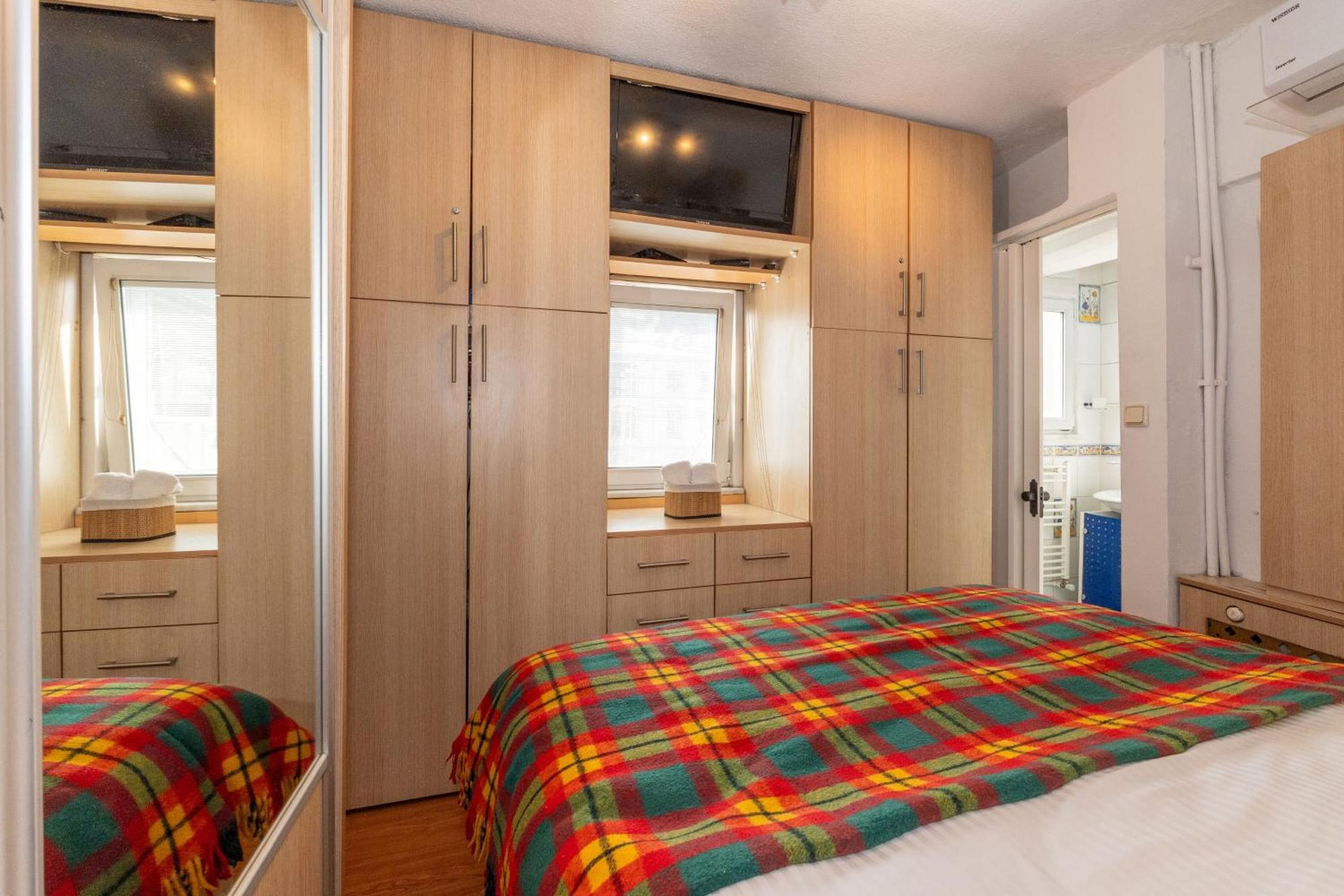 Apartament Bosphorus View-airport Shutle-high Speed Wifi-private Parking *
